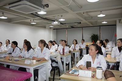 大連雇月嫂多少錢(qián)