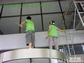 開(kāi)發(fā)區(qū)財(cái)運(yùn)通保潔打掃衛(wèi)生疏通清洗油煙機(jī)鐘點(diǎn)工擦玻璃